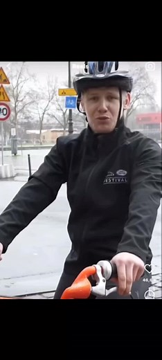 Ya pas à être venère comme ça @Ragnar Le Breton officiel #ragnarlebreton #comédie #comédien #venère #claque #masdak