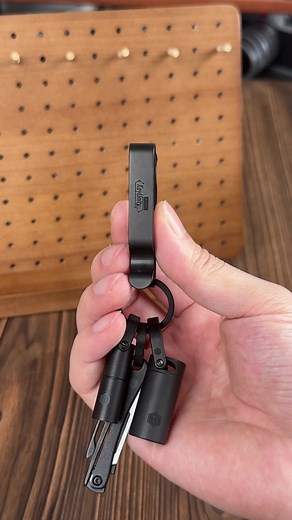 Keyunity KM00 |Ever come across a edc keychain that unlocks a lock without taking it off?🤔 #keyringcheck #edctools #keychain #keyunity #keychains #keyringchallenge #keyrings #edckeychain #titanium #openlock #giftideas #keyunitykeychain #foryou #fyp #fypage #edc #edcgearreview #edcgear