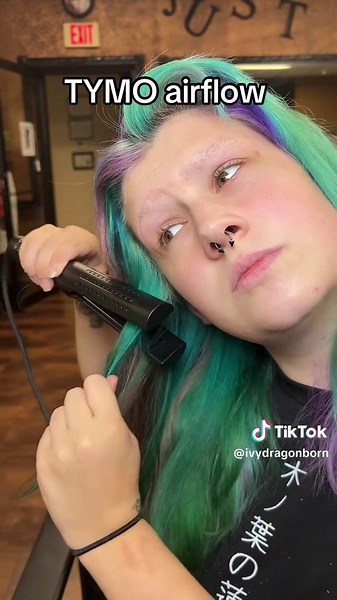 The heating plates on these are sooooo prettyyyyy. It’s a straightener and a curler. #tymobeauty #straightener #curler #haircare