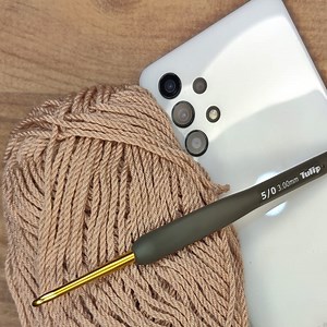 1K views · 25 reactions | Knitted phone case with a very easy technique | Burcu's Factory | Facebook