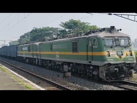 Diesel vs Electric 🔥⚡ | Freight Trains Crossing