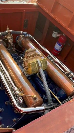 1947 27’ Chris Craft “Water Wagon” Gold winner 2025 ACBS International Boat Show. | Brackley Boats