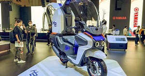 ヤマハの世界初公開「水素燃料バイク」の本気度…トヨタと共同開発の“水素”、独自路線の“EV二輪” | Business Insider Japan