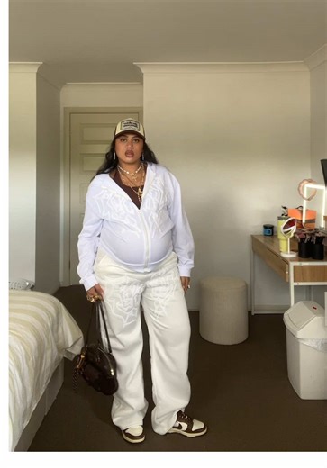 Chic Pregnant Fashion Trends to Inspire Your Style