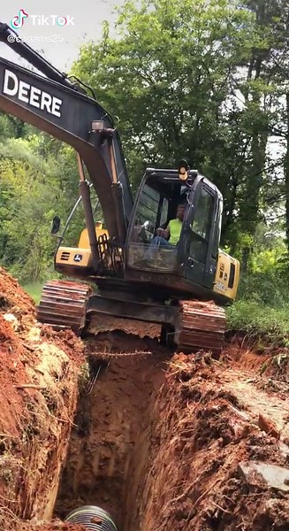 Is it bad that this is all we do all day everyday #bluecollar #excavator #johndeere