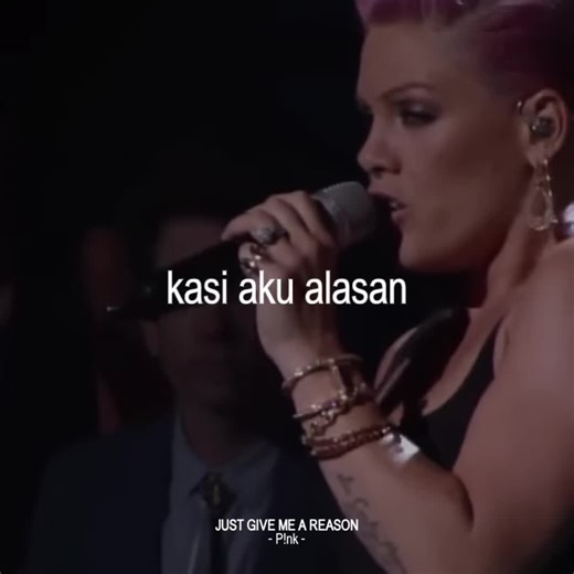 kita ga hancur, lagi bosen aja #justgivemeareason #lyrics