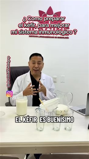🥛 Cómo preparar kéfir de leche Ingredientes: • 1–2 cucharadas de gránulos de kéfir (10–20 g aprox). • 250–500 ml de leche (puede ser entera, fresca o pasteurizada; evita leche UHT muy procesada porque los gránulos sufren). • Frasco de vidrio limpio (no usar metal). • Colador plástico o de acero inoxidable recubierto (evitar aluminio). Preparación: 1. Colocar los gránulos en el frasco de vidrio. 2. Agregar la leche (no llenes hasta el tope, deja un espacio). 3. Tapar suavemente (puede ser con ta