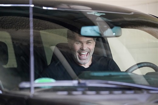 809K views · 10K reactions | Jaromír Jágr is on the case 﫡 | Pittsburgh Penguins | Facebook