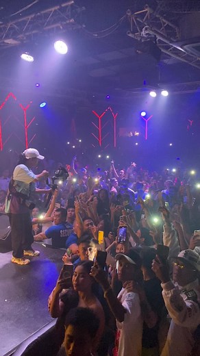 Skusta Clee Live at Mega Dance Center Part 1