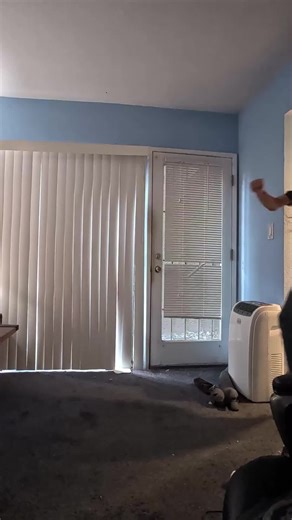 someone at work played this, and it's been stuck in my head. dont mind me being a goofball. #elsonidito #spanish #dance #fyp