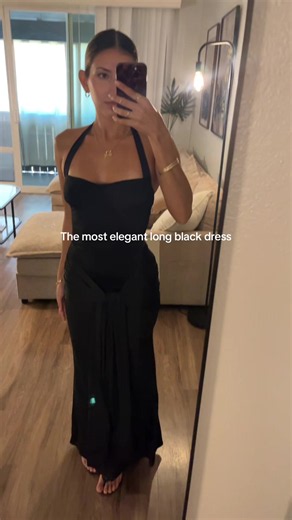 Long black dresses outfit: the most elegant long black dress
