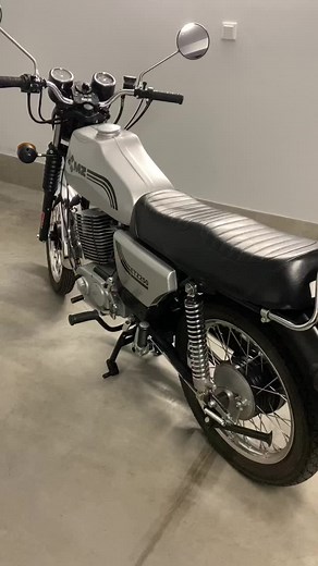 Moto Passion: Exploring the World of MZ ETZ 250