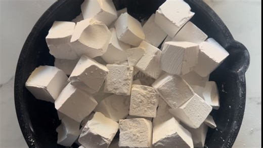 JAsmr Marie on Instagram: "Full video #asmr #gymchalk #sleepaid #plainjanegymchalk #anxietyrelief #oddlysatisfyingvideo #asmrsounds #gymchalklovers"