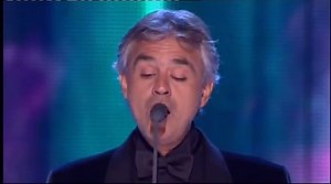 Andrea Bocelli Gives Stunning Performance of Amazing Grace!