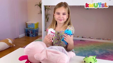 KMUYSL Axolotl Plush Toys for Ages 0 1 2 3 4 5 6 7 8+ Year Old Boys Girls- Axolotl Mommy Stuffed Animal with 4 Baby Axolotls in Her Tummy, Christmas Birthday Gifts for Baby, Toddler, Kids