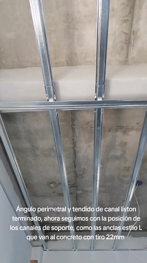 Instalación de Tablaroca: Primer Trazo y Progreso