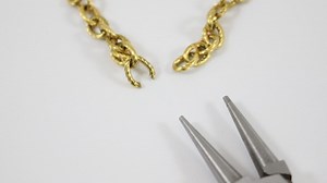 How to open large stainless steel links?