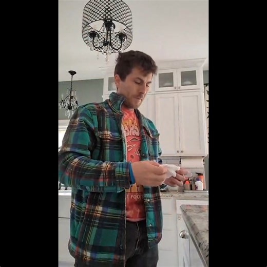 The Daily Compost on Instagram: "How can a cold help you grow stronger plants in your balcony or backyard?🤔​ Check out the video and find out...​ #composteverything #fallvibes"