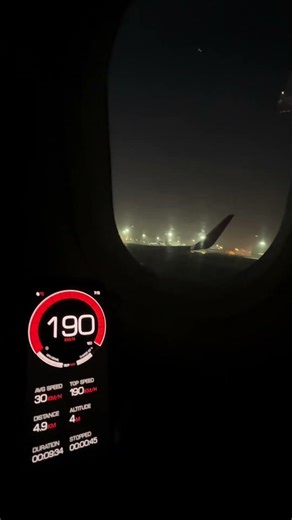 How fast planes REALLY go before takeoff 😳 #tech #Shorts #shortsfeed #shortsvideo