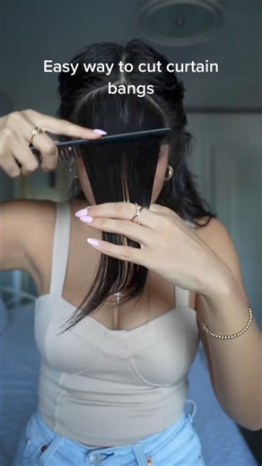5.7M views · 72K reactions | #curtainbangs #curtainbangtutorial #curtainbanghack #haircut #haircuttutorial #fallhairtrends2022 #fallhairstyles #fallhair #hairtutorial #haircut #haircutideas #fyp #foryoupage | Mariaaiellohair | Facebook