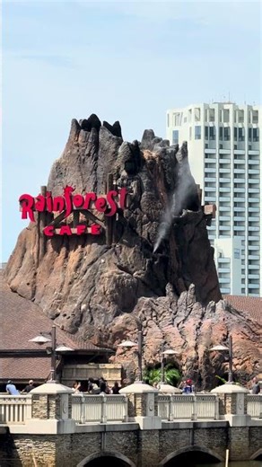 Rainforest Cafe Volcano Disney Springs Highlight!