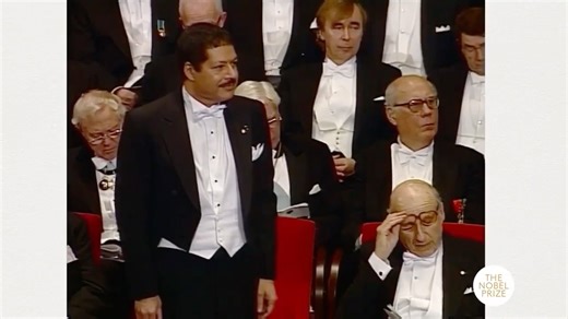 Watch the very moment Ahmed Zewail received his Nobel Prize on 10 December 1999. Zewail was awarded the chemistry prize "for his studies of the transition states of chemical reactions using femtosecond spectroscopy." #NobelPrize | Nobel Prize