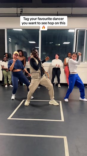 New Dance Challenge: Step-by-Step Tutorial on How to Dance Commas