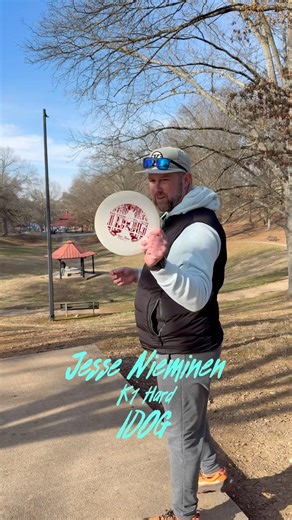 Adam showing what the Kastaplast Idog can do! 🔥 #kastaplast #discgolf #discgolfeveryday #discgolfer
