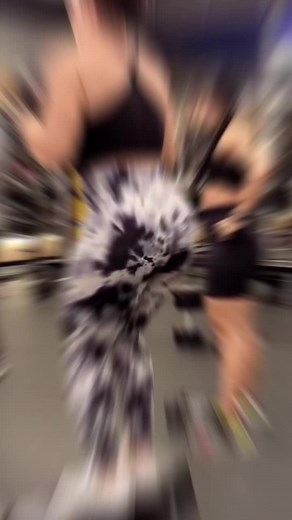 Step Workout Routine for Beginners in a Modern Gym