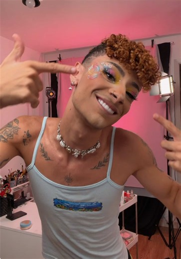 vou ficar devendo a bolha pq minha boca ficou queimada dps das tentativas kkk 🫧#foryou #makeup