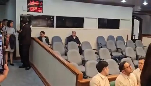 BREAKING: Former DPWH Secretary Manuel Bonoan arrives at the Senate to testify on the flood control controversy. | via Maeanne Los Banos/News5 | ONE News