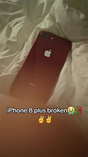 ‏#fyo #apple Brokn iphone 8 pluss i made this video bc was bored,