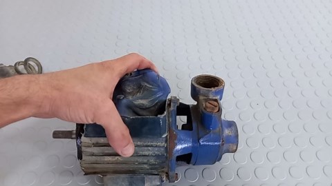 Genius inventions !Few people know about the WATER PUMP and ANGLE GRINDER job