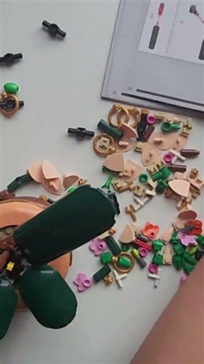Building Lego Mini Orchid set ✨️✨️✨️