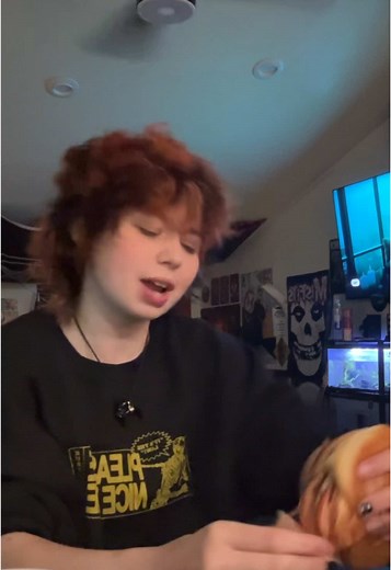 Exploring Alternative Fashion: Emo, Goth, and Grunge Styles