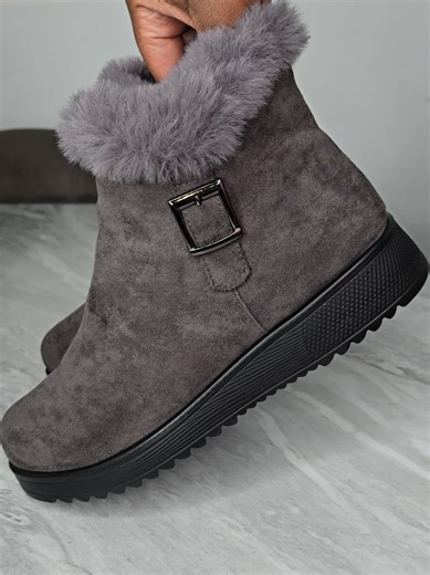 The Ultimate Guide to Winter Boots: Fleece-Lined Ankle Styles