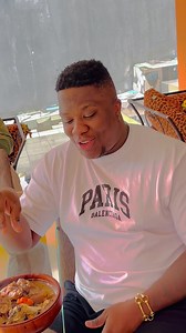 486K views · 25K reactions | Y’a pas une meilleure grâce que de se faire servir la nourriture part sa maman. Bon appétit chez vous N’oubliez pas de jouer avec mon code promo APOU225 sur 1xbet et gagner 200% de bonus  | Apoutchou National | Facebook