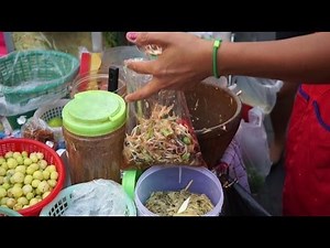 Green Papaya Salad Som Tam Streetfood in Thailand ส้มตำ