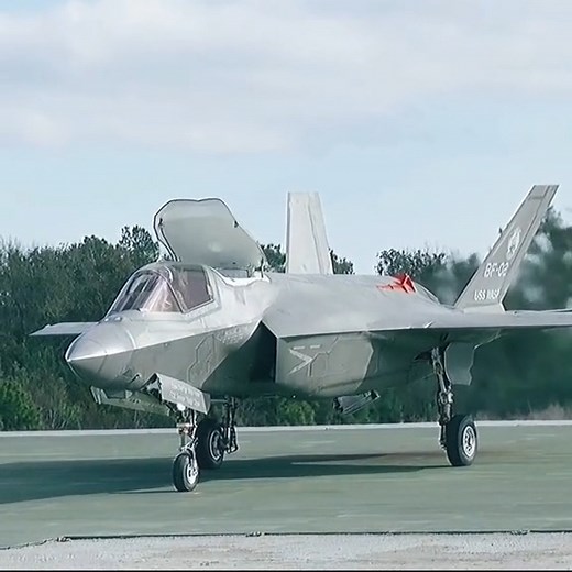 F-35 😍🥰 #f #f35 #vtol #pilotwife #aviation #aircraft #aerospace #avgeek #aviationlover #fighterjet | Military & Defense