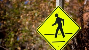 सड़कों पर लगे साइन बोर्ड देते हैं ये संकेत, परेशानी से बचना है तो समझें इनका असल मतलब - sign boards  road sign  road signals roads sign on road road safety road safety tips