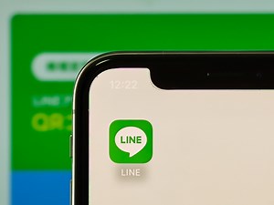 「iPhone 14」シリーズを買ったら、「LINE」のアカウントはどうやって移行する？