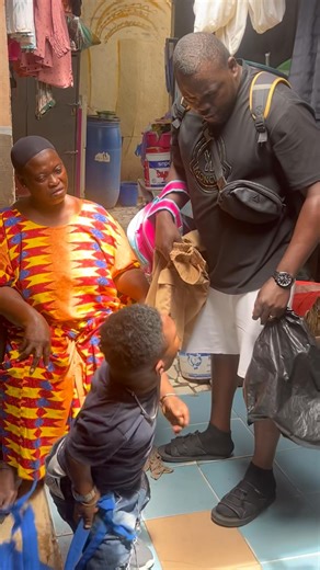 Dans le commerce, chaque jour il y a un problème | Chauffeur et la maman