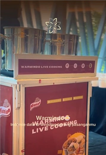 Siapa bilang wedding harus formal? Tonton sampai habis ya wedding rasa bazzar kuliner di gunawarman hallmark & event!🫶🏻 Warmindo ✅ D’Crepes✅ Sushi Tei✅ Kopi Tuku ✅ Kopi Stuja ✅ Karena wedding yang seru itu… yang bikin tamu betah & nggak pengen pulang Yuk , rayain momen spesialmu bareng gunawarman hallmark & event! ✨ #gunawarmanhallmarkevent #GenZWedding #WeddingKekinian #WeddingStall #UnikDiWedding