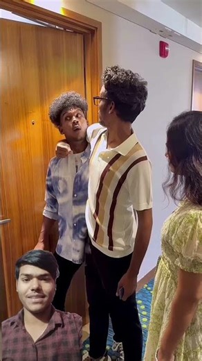 दरवाजा पीट के भाग गया 😂 #viralshort #funny #comedy