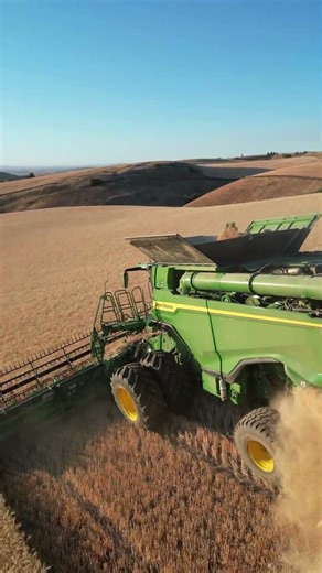 John Deere X9 Hillco Leveling System Prototype Testing | Hillside Combine