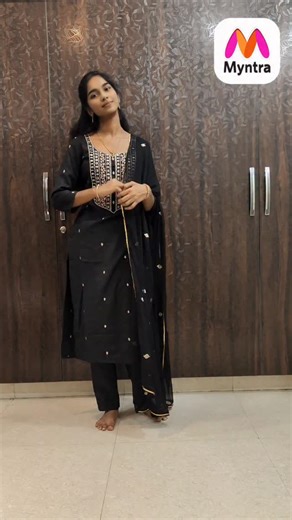 shoppingpicchollu on Instagram: "Please do share reel to inbox or comment for links viral trend reels instagram influencer fashion fashionblogger shoppinghaul Chiffon saree Cotton sarees Organza saree contentcreator style clothinghaul dresses kurtasets kurtas fashionstyle onlineshopping Sarees Party Wear Black Sarees Under 500 Pattu Sarees New Collection Sarees for Wedding Function Cotton Sarees Pure Cotton Sarees Sarees for Summer Sarees for Women Combo womenswear styleinspo indianfashion ethni