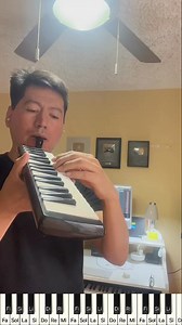 Tocando Mingle Game del Juego del Calamar 2 en mi Melódica Económica | Piano click