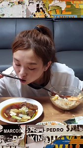 The dish in this video consists of ganjang gyeran bap, which is warm rice topped with raw egg and soy sauce, and ganjang saewoo jang, which is raw shrimp marinated in a savory Korean soy sauce. Bagian 7 | Hamzy Fans, mukbang ASMR