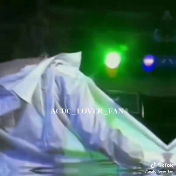 #ANGUSYOUNG #edit #acdc #fyp #viral #angusyoungedits #fyp #ACDC LOVE HIM SM I’M SO SORRY I HAVENT POSTED FOR A MONTH IVE BEEN SO SAD LATELY ♥️♥️