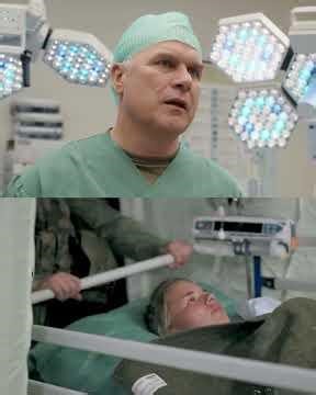 Distinguished visit to HMC: Commander of the Armed Forces trains in the operating room.